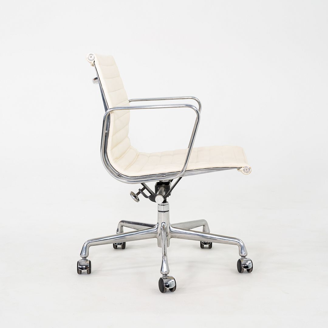 Aluminum Group Management Desk Chair, Model EA335