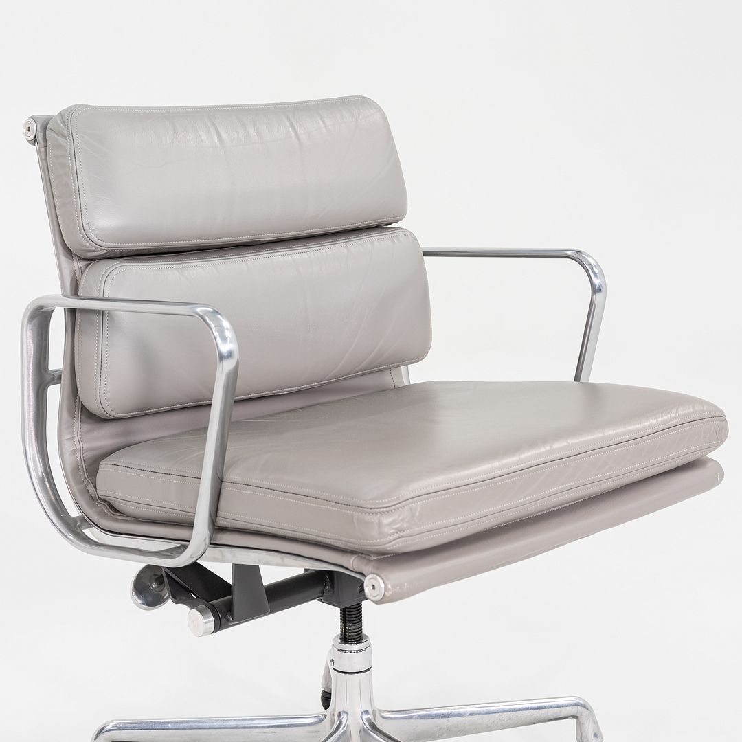 Soft Pad Management Chair, EA435