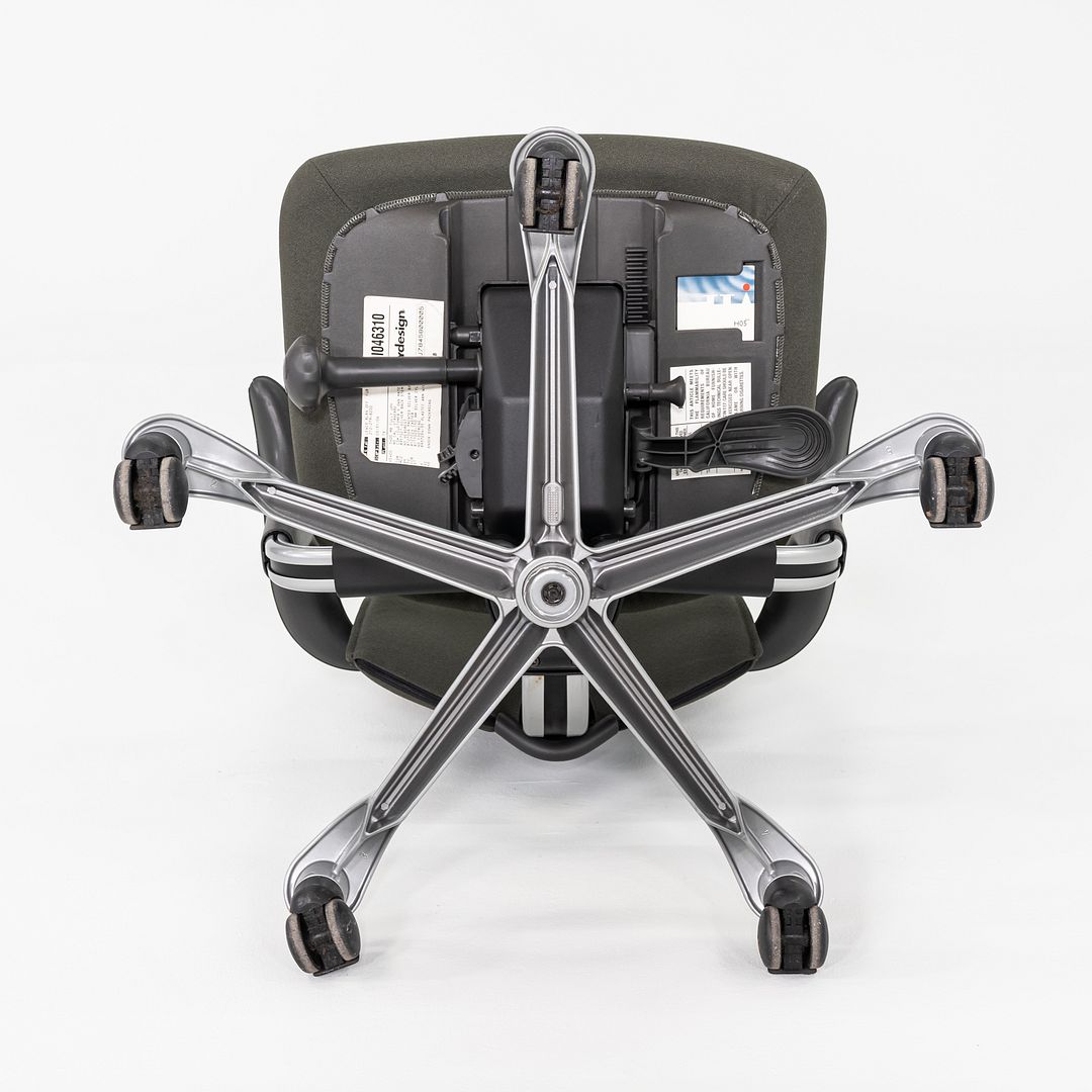 H05 Desk Chair