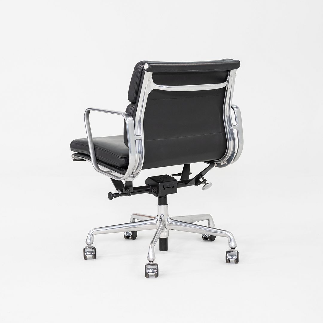 Soft Pad Management Chair, EA435