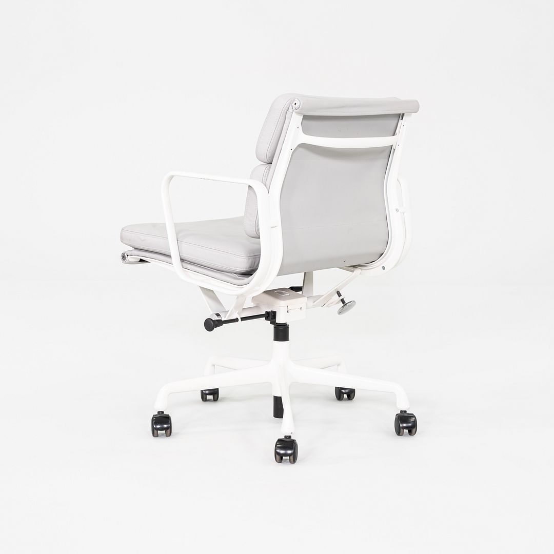 Soft Pad Management Desk Chair, EA435