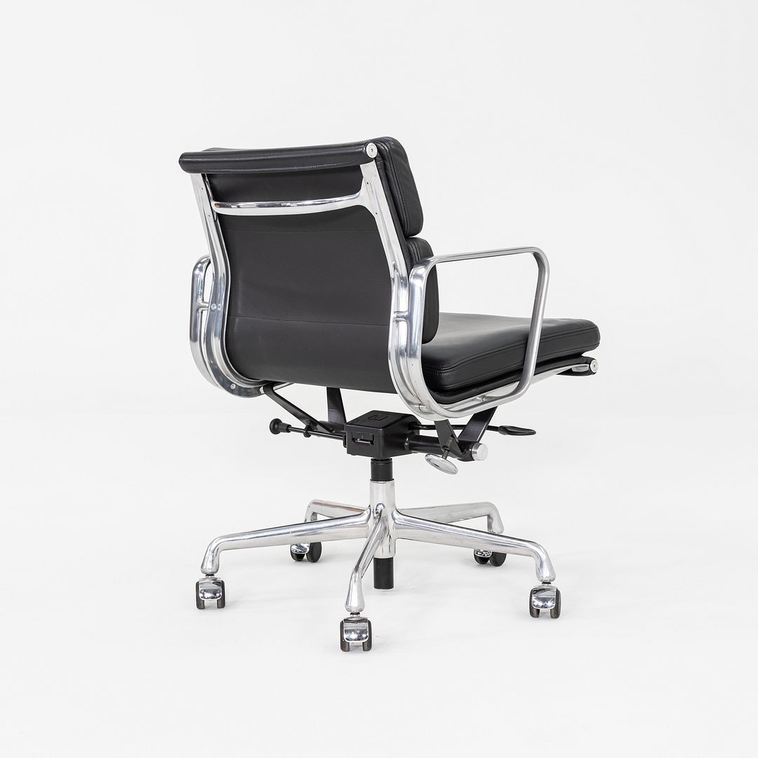 Soft Pad Management Chair, EA435