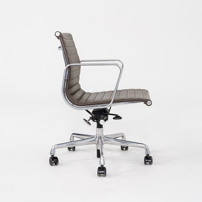 Aluminum Group Management Desk Chair, Model EA335