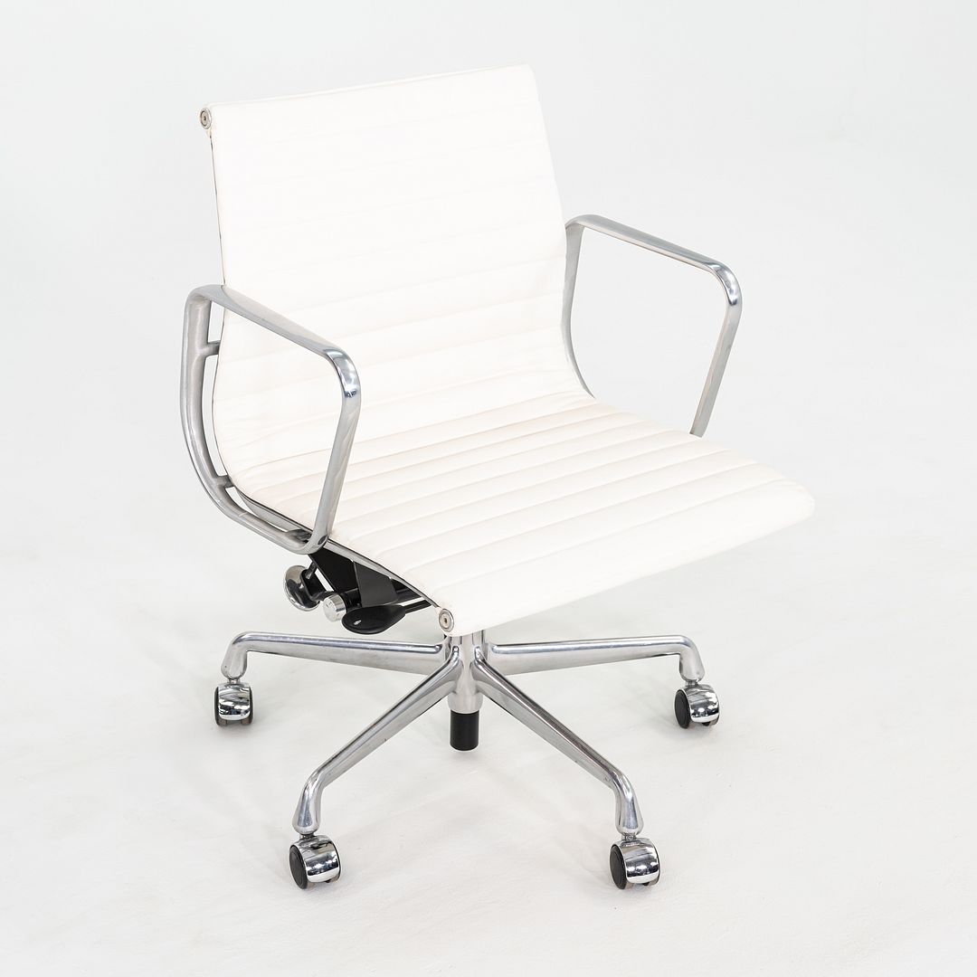 Aluminum Group Management Desk Chair, Model EA335
