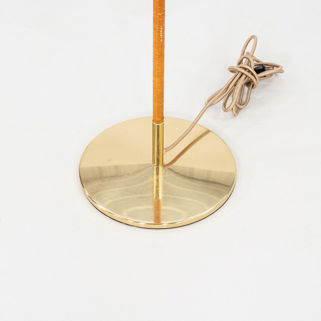 9602 Floor Lamp