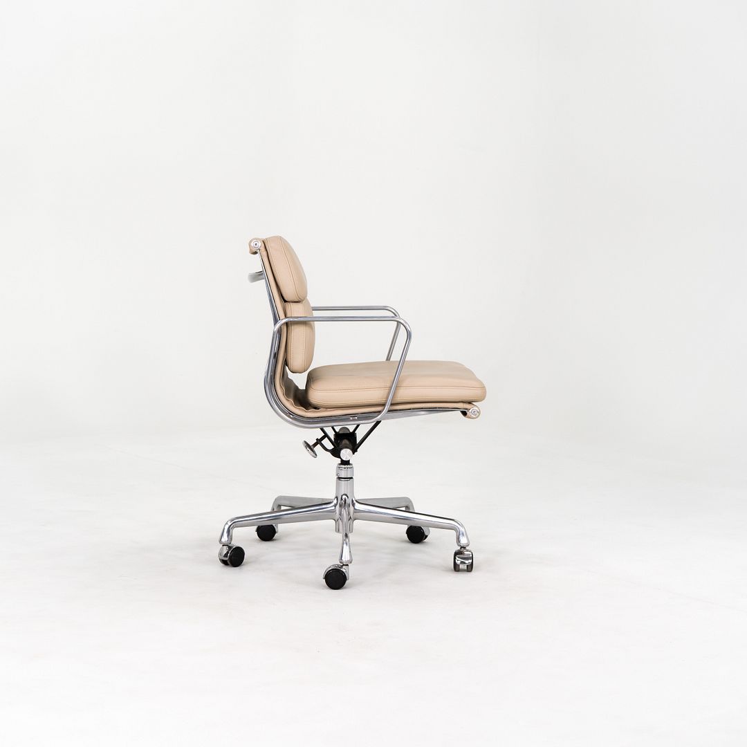 Eames Aluminum Group Soft Pad Management Desk Chair, Model EA435