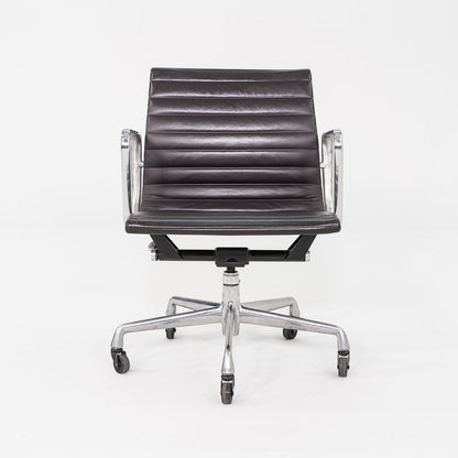 Aluminum Group Management Desk Chair, Model EA335
