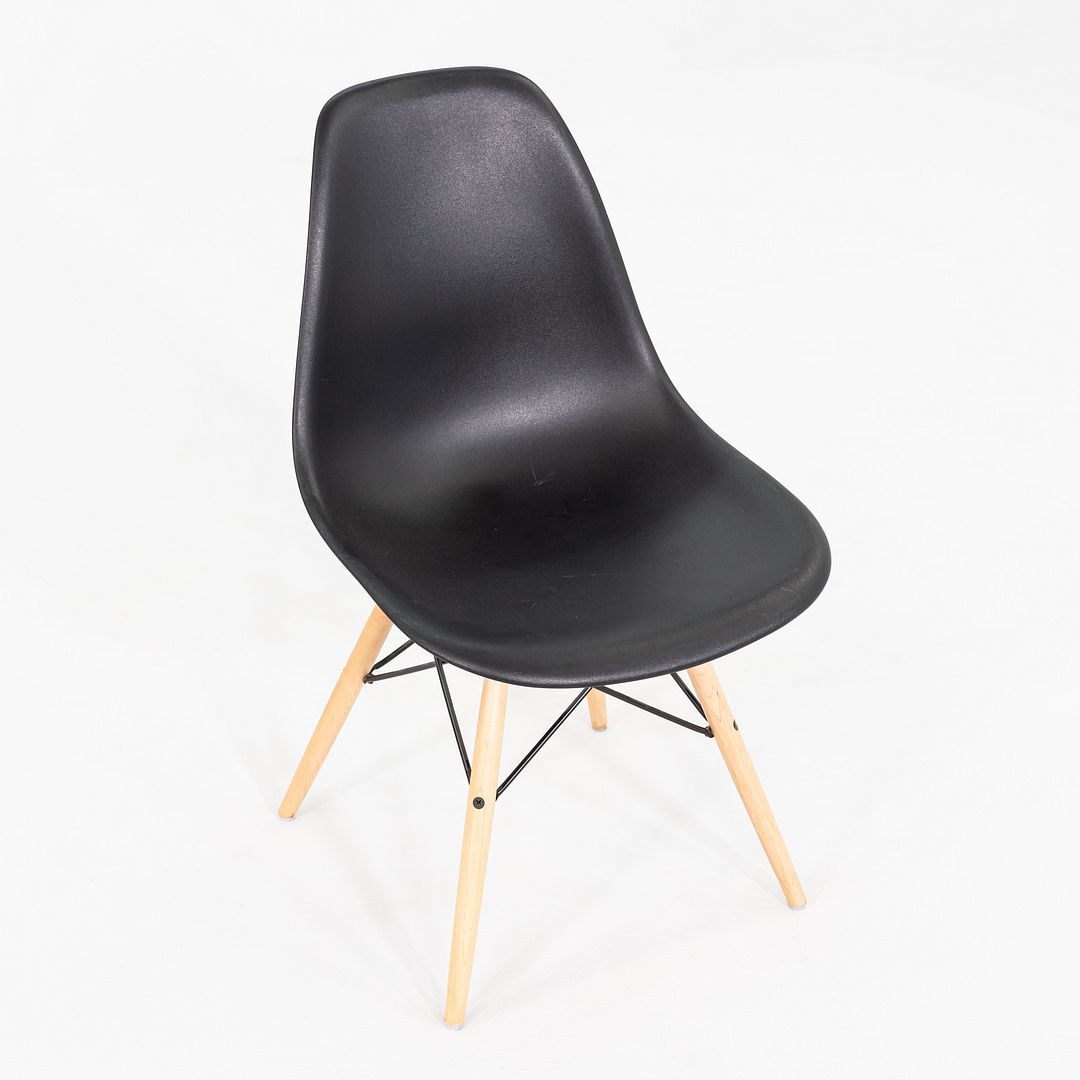 DSW Side Chair with Dowel Base