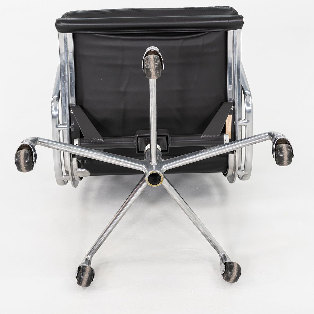 Soft Pad Management Chair, EA435