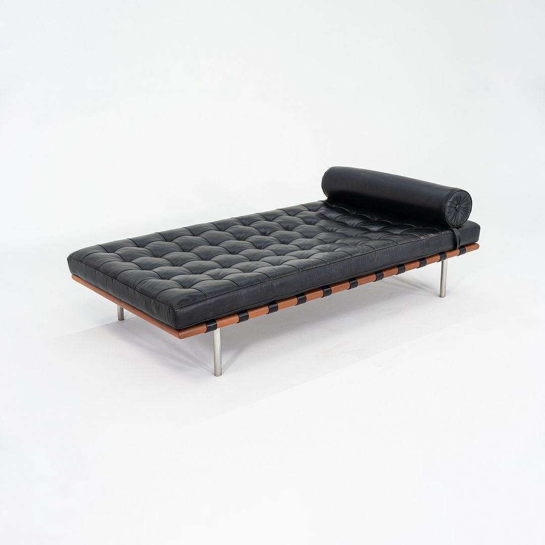 Barcelona Couch, Model 258L