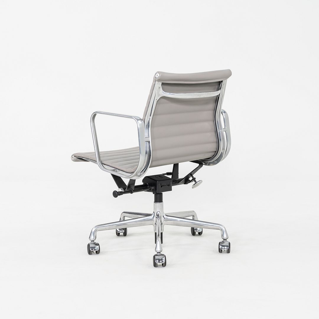 Eames Aluminum Group Management Desk Chair, Model EA335