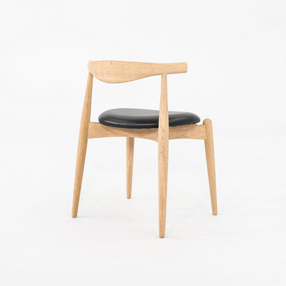 CH20 Stacking Chair