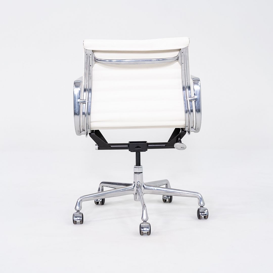 Aluminum Group Management Chair, Model EA335