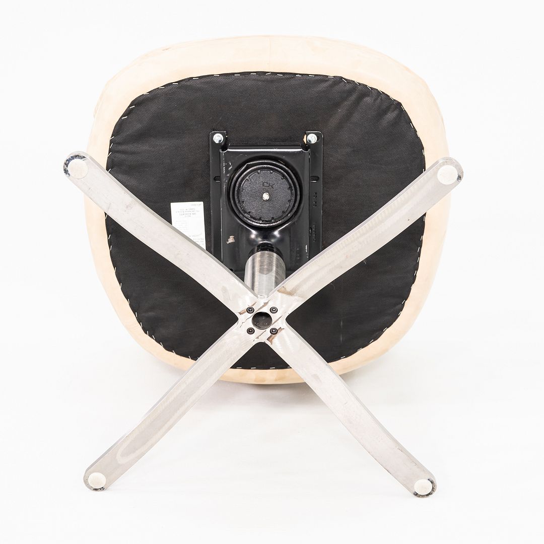 CH 6 Alpha Bucket Chair