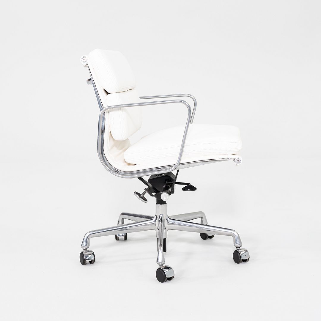 Soft Pad Management Chair, EA435