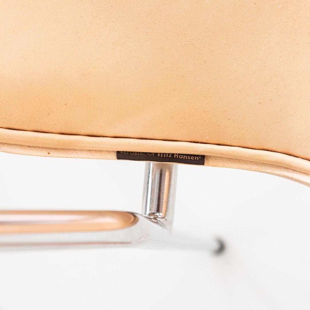 Series 7 Arm Chair