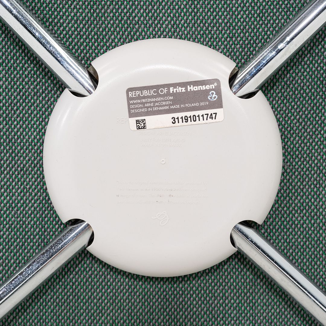 Series 7 Chair, Model 3107