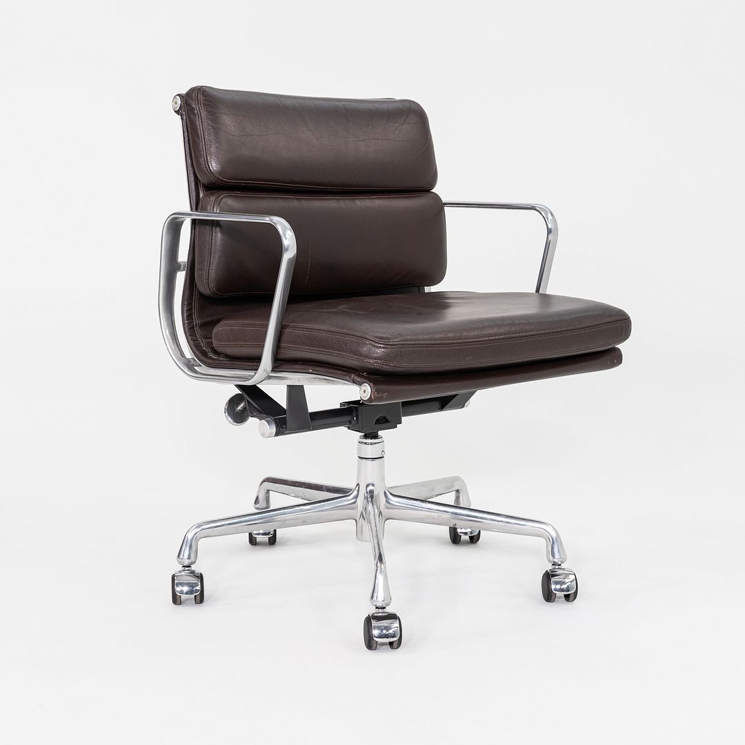 Soft Pad Management Chair, EA435