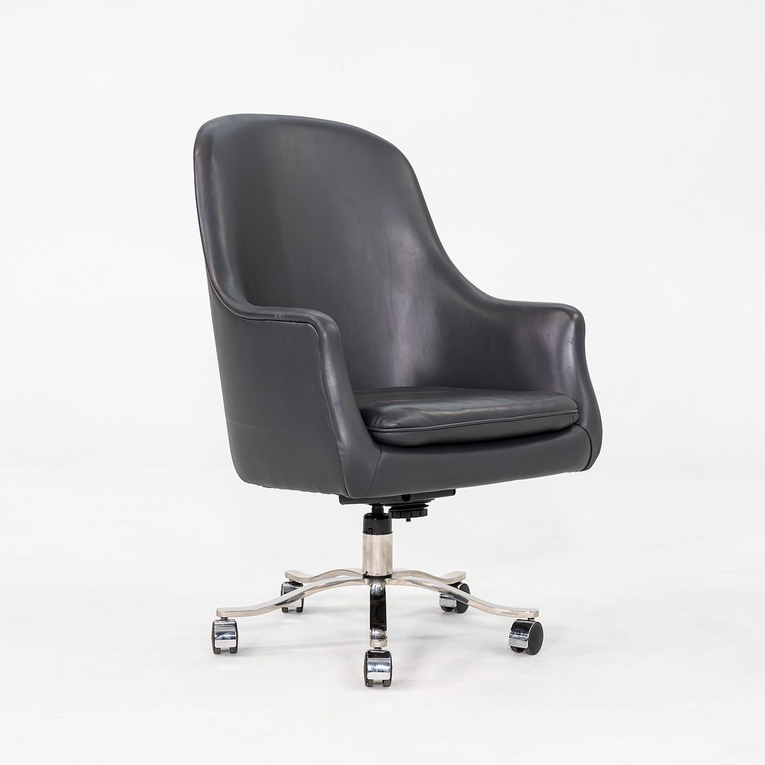 Alpha Bucket Executive Desk Chair
