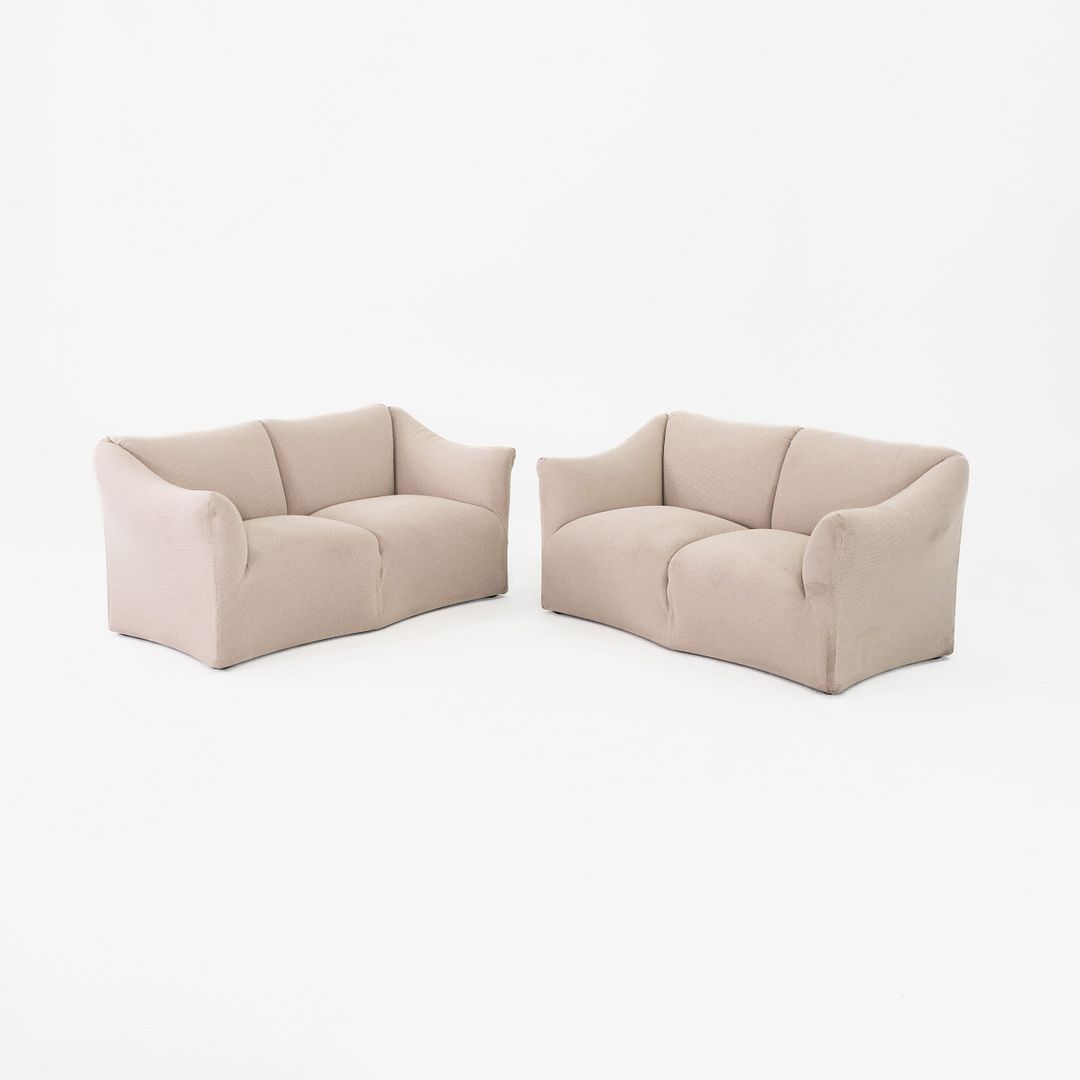685 Loveseat Sofa