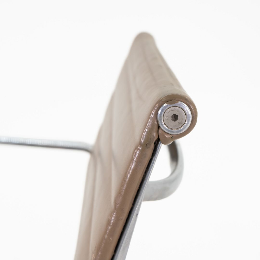 Aluminum Group Management Desk Chair, EA335