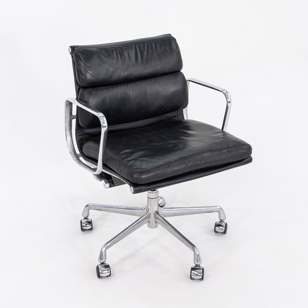 Soft Pad Management Chair, EA435