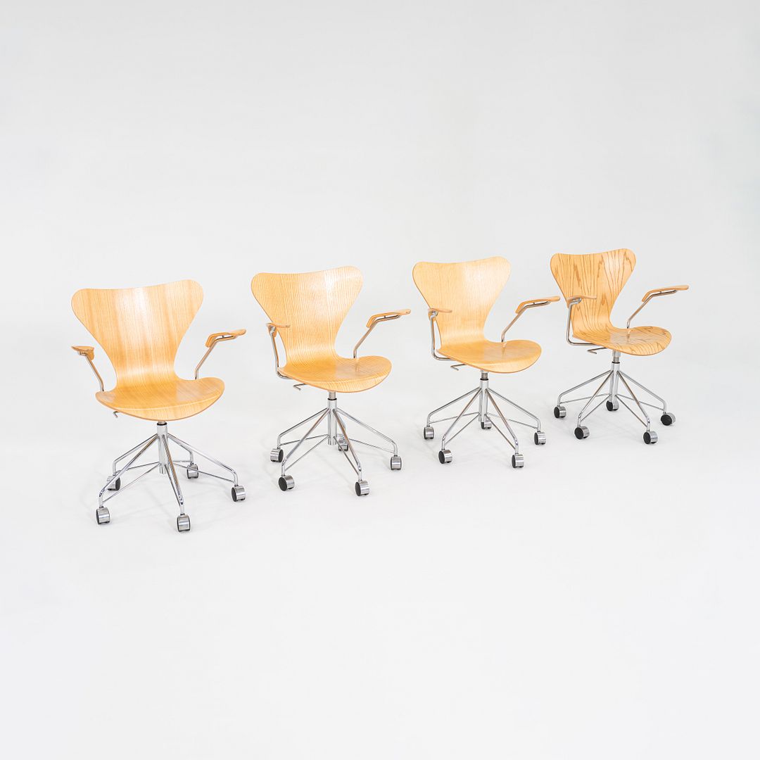 Series 7 Desk Chair, Model 3217