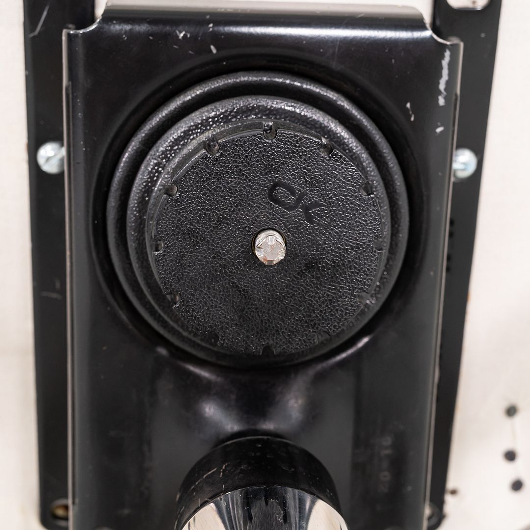 CH 6 Alpha Bucket Desk Chair