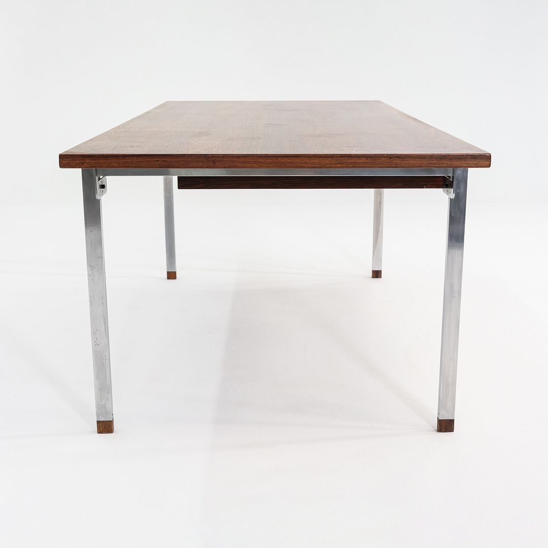 AT325 Desk
