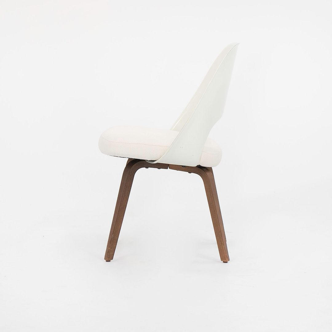 Saarinen Executive Side Chair with Fiberglass Back and Wood Legs, Model 72C