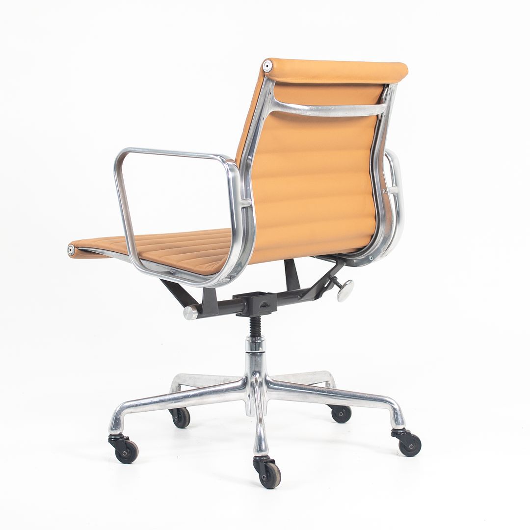 Eames Aluminum Group Management Chair