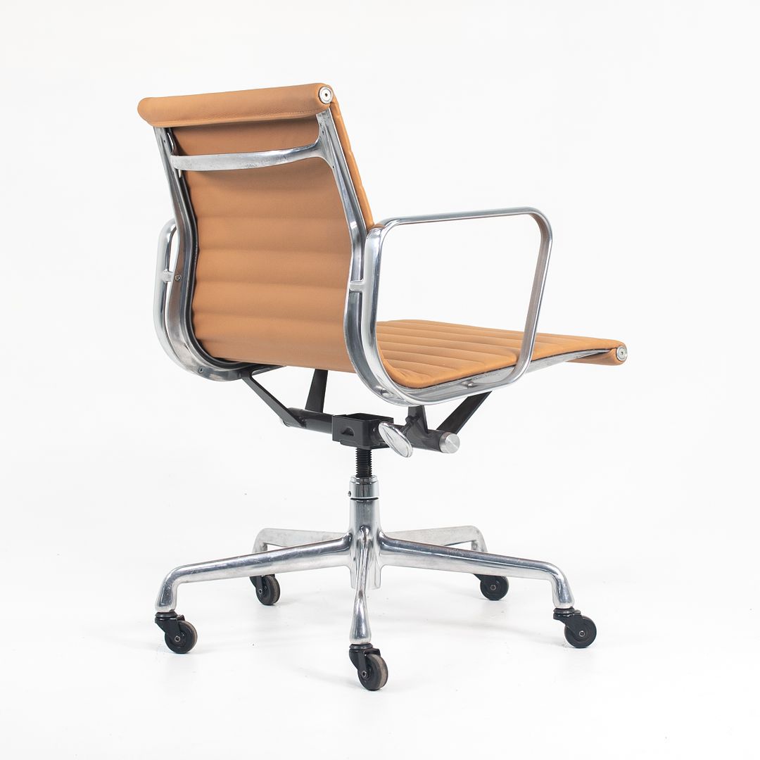 Eames Aluminum Group Management Chair