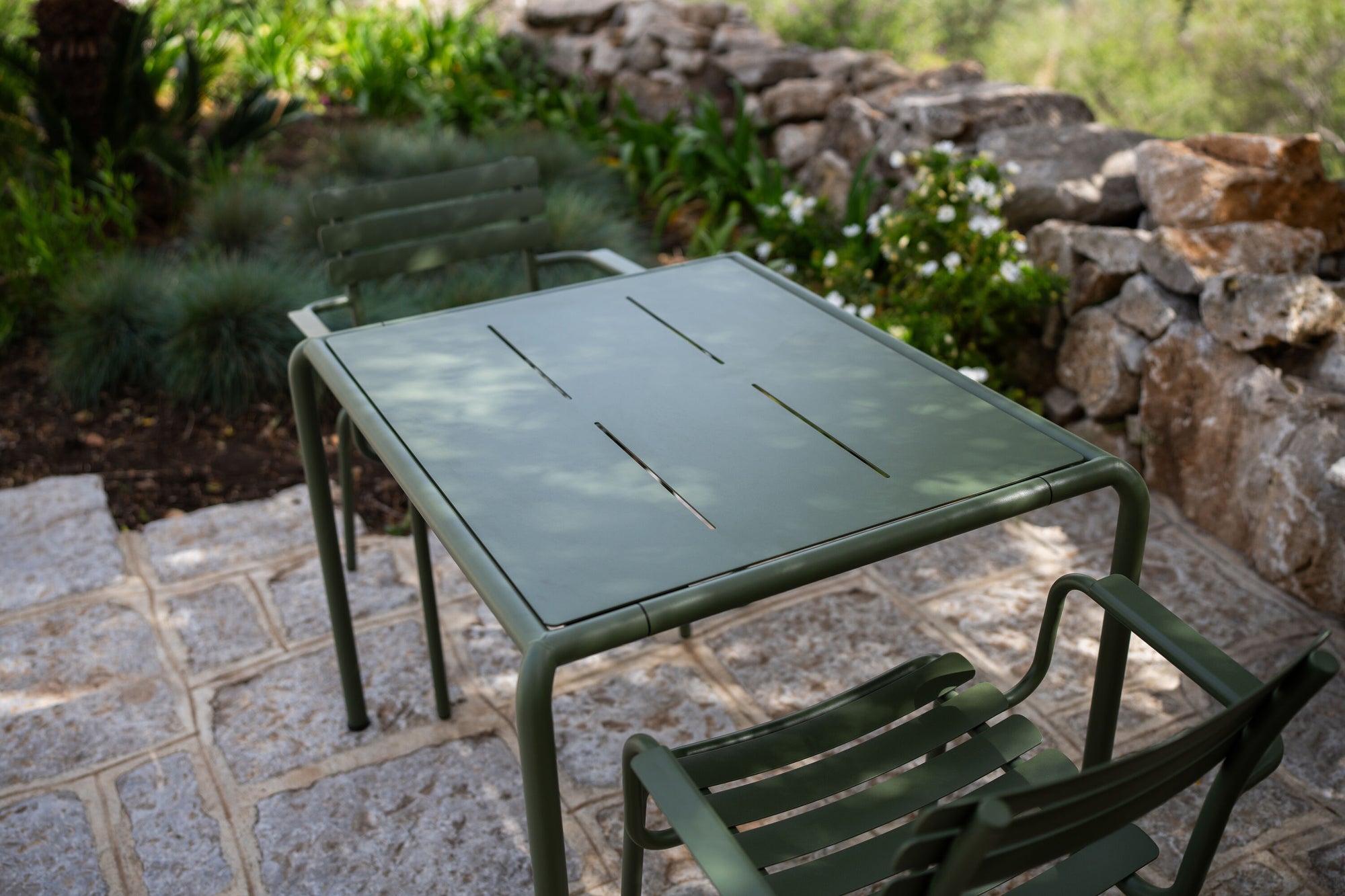 Avanti Dining Table