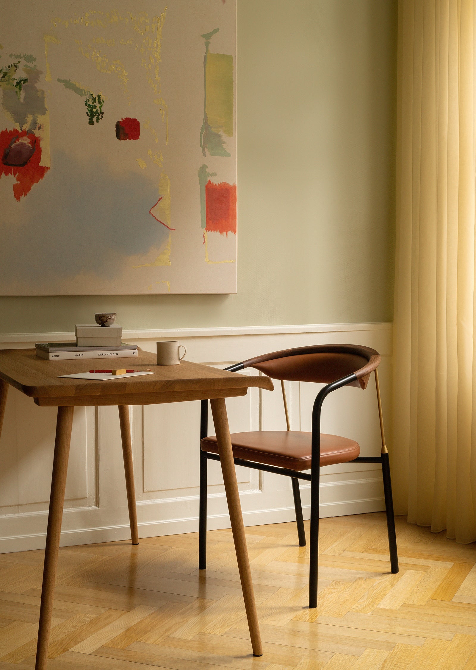 Aakande Desk