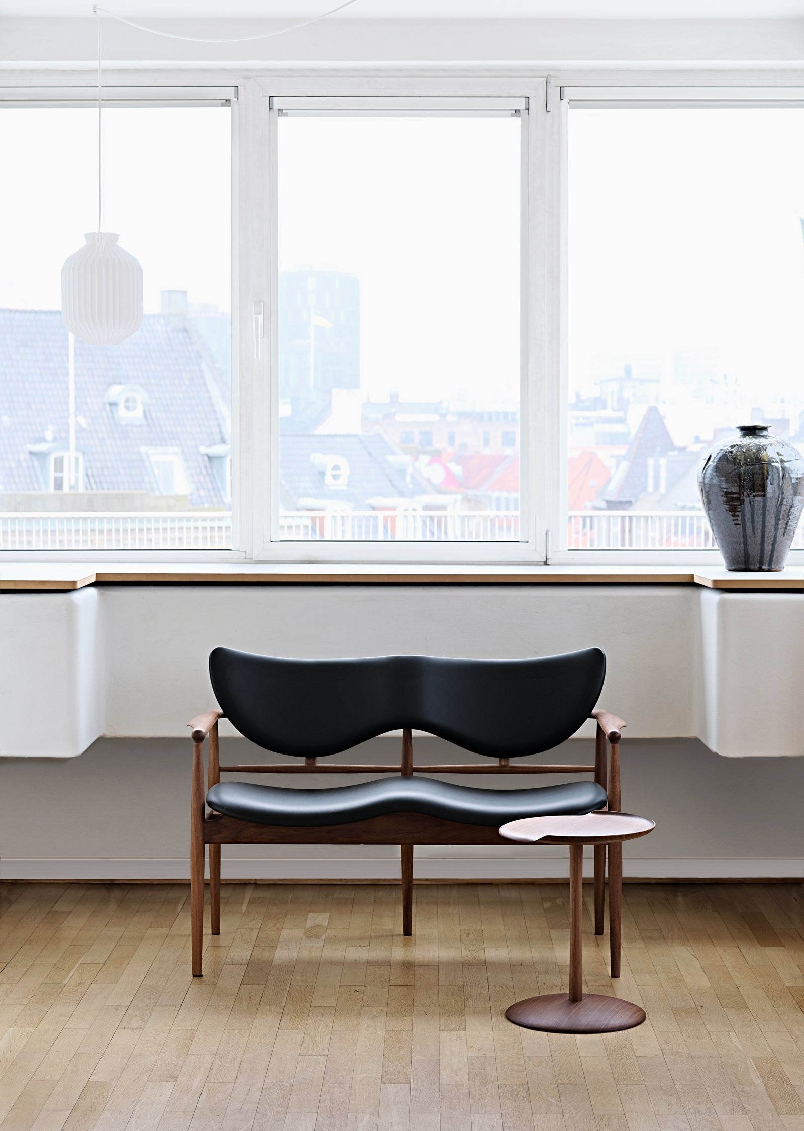 Aakande Side Table