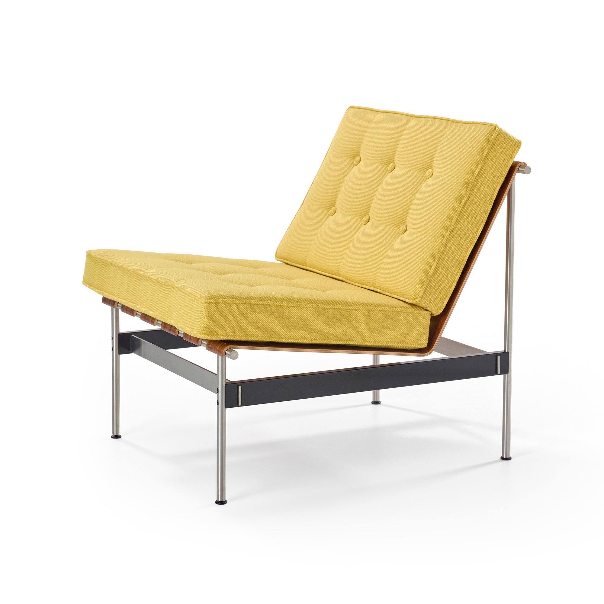 F416 Classic Lounge Chair