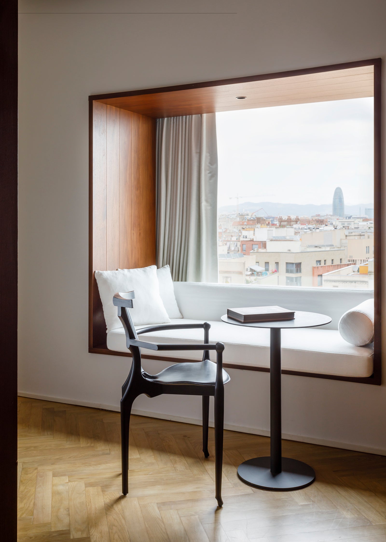 Gaulino Chair — Hide Seat