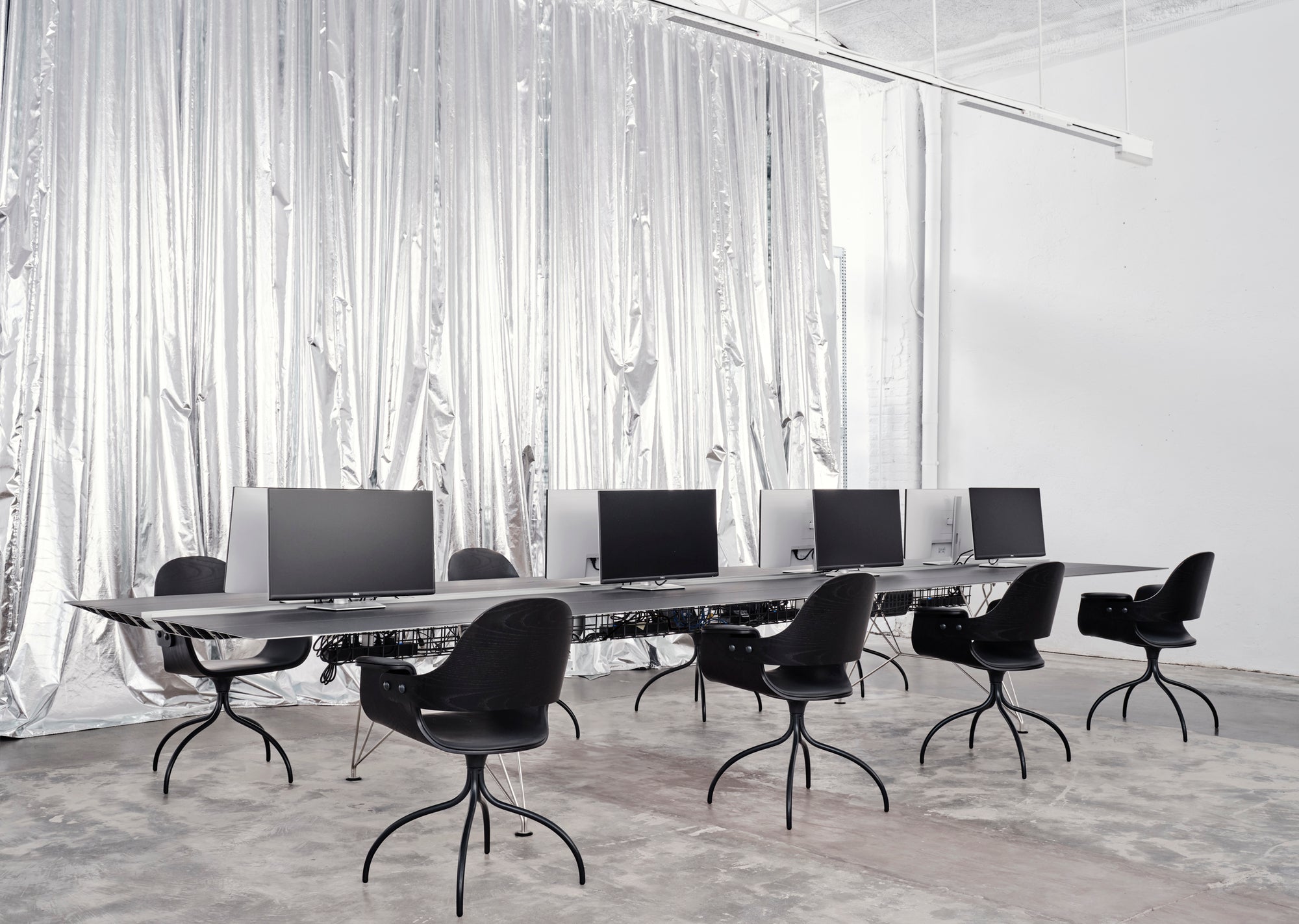 Showtime Chair — Swivel