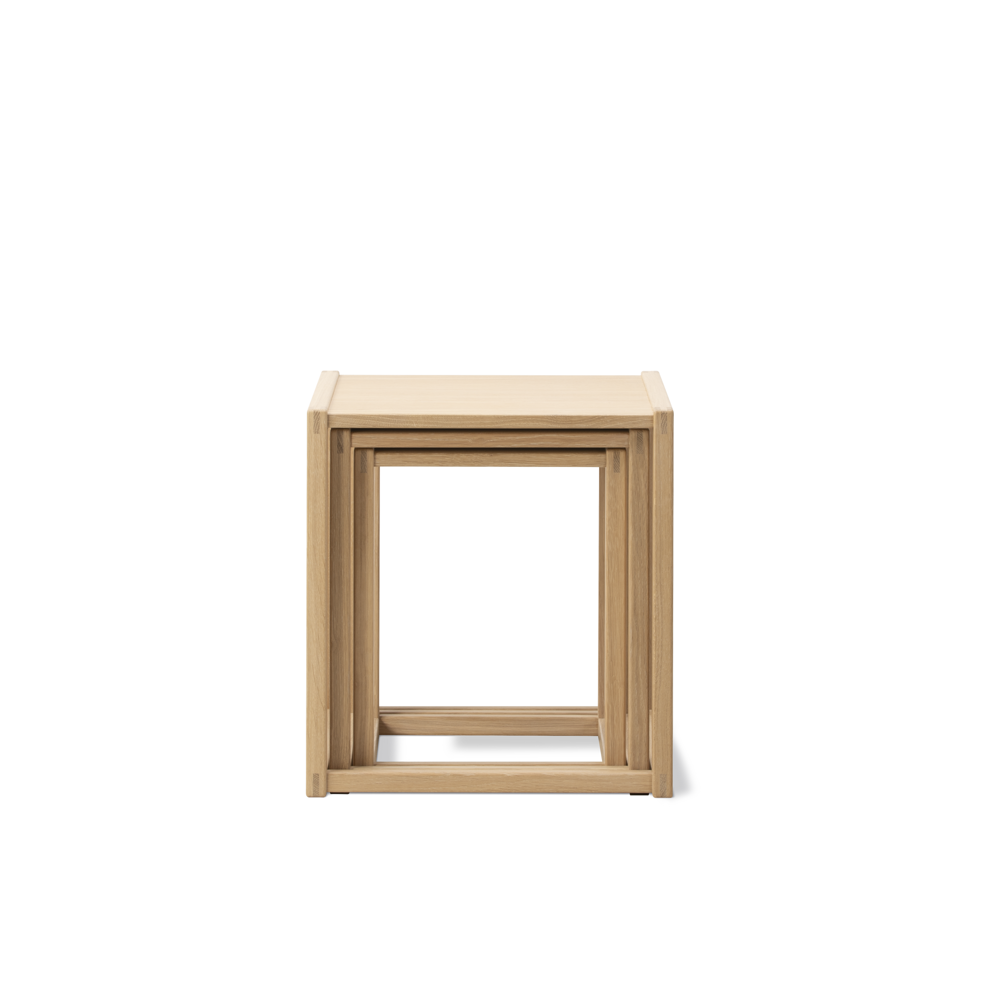 BM375 Nesting Tables