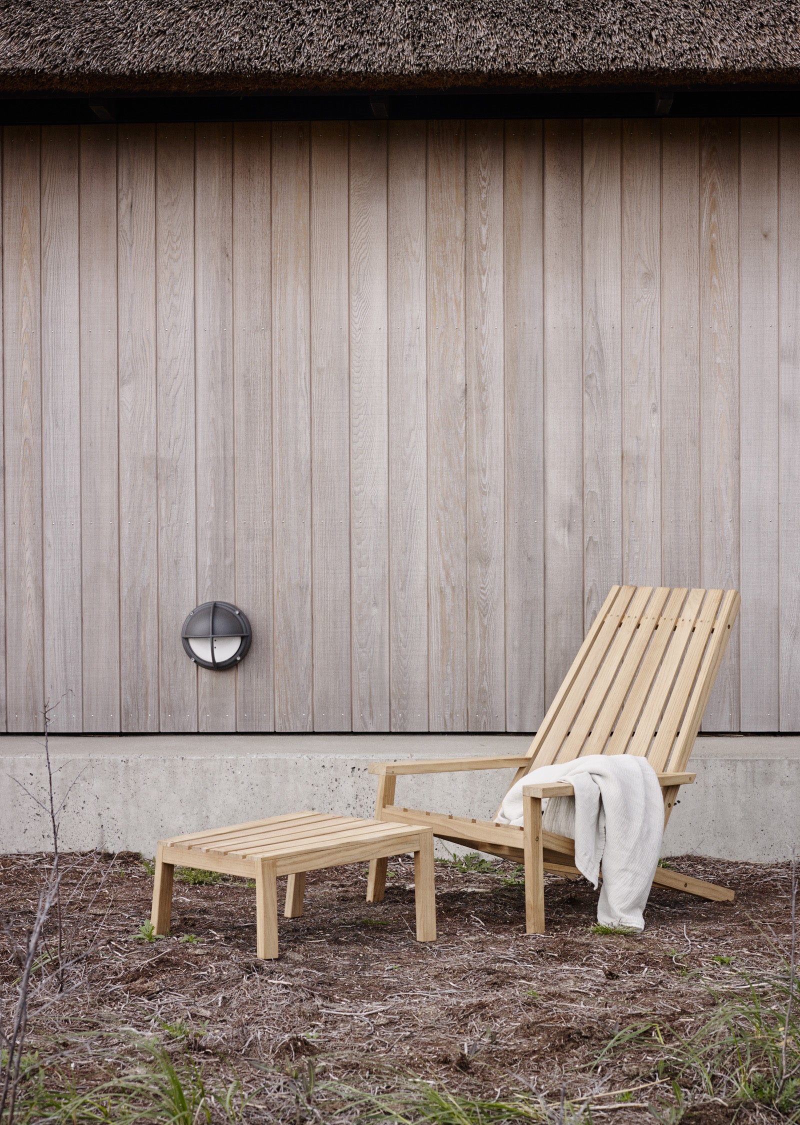 Between Lines Deck Stool