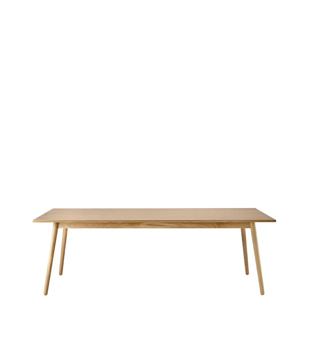 C35C Dining Table — Nature Lacquered Oak