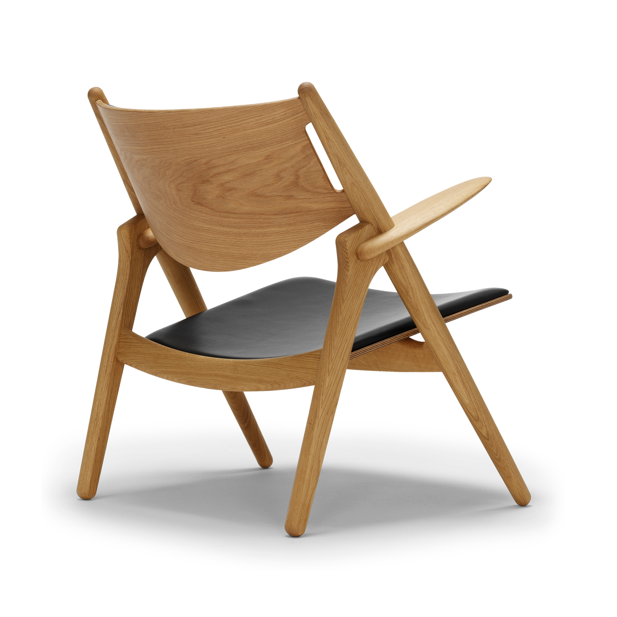 CH28P Lounge Chair