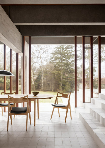 CH29P Sawbuck Chair