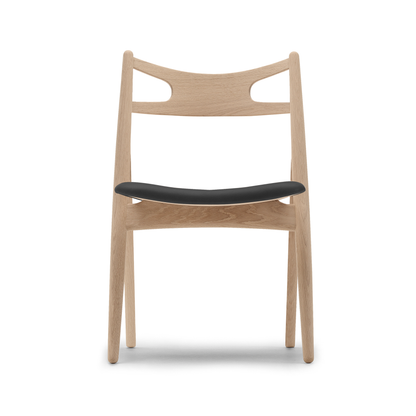 CH29P Sawbuck Chair