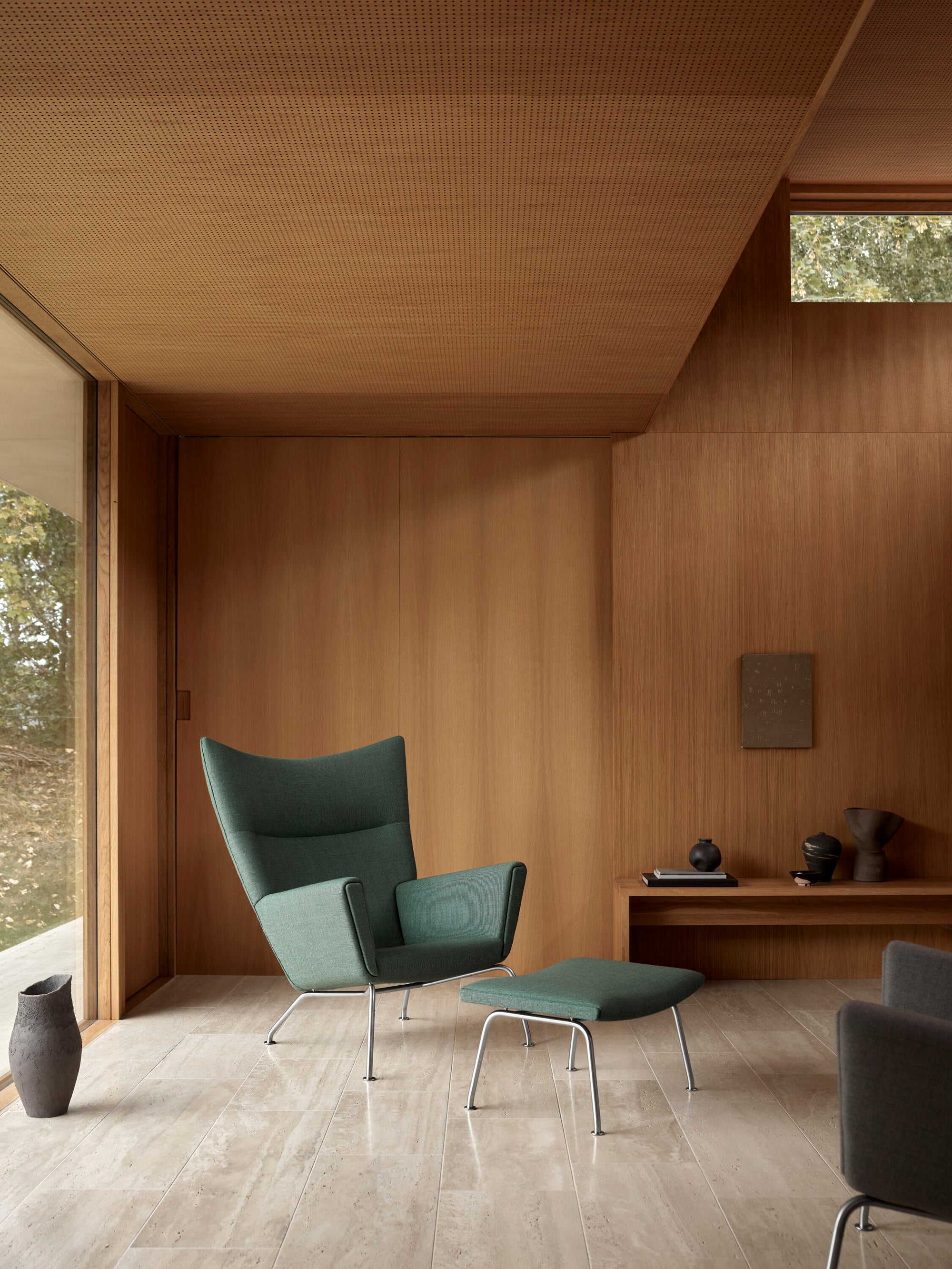 CH445 Wing Chair