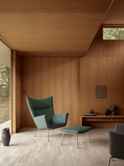CH445 Wing Chair