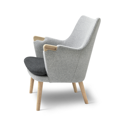 CH71 Lounge Chair