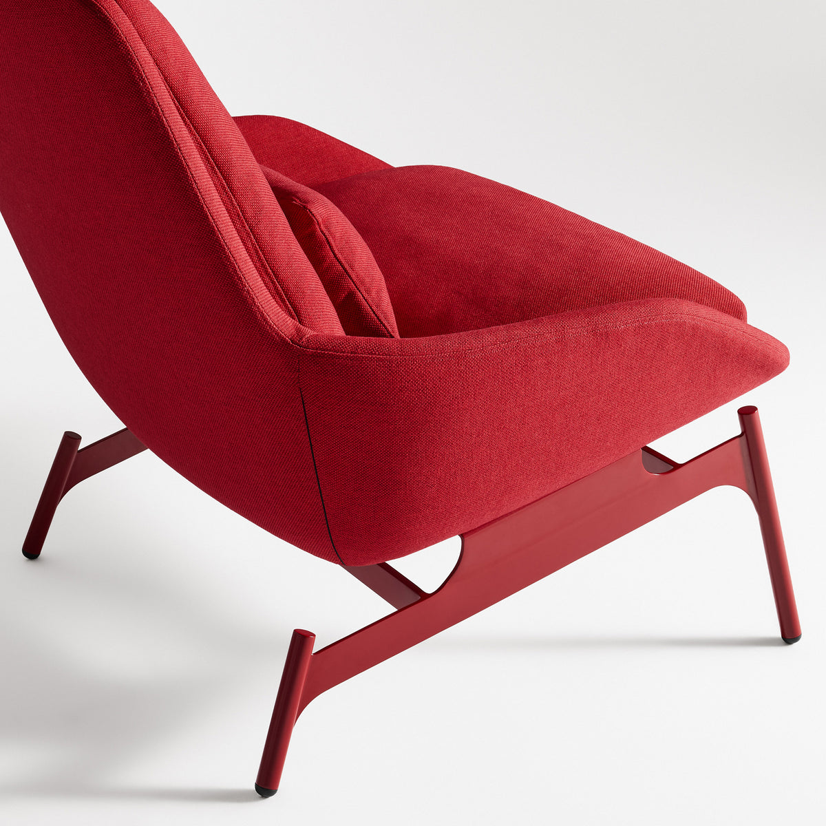 Field Lounge Chair