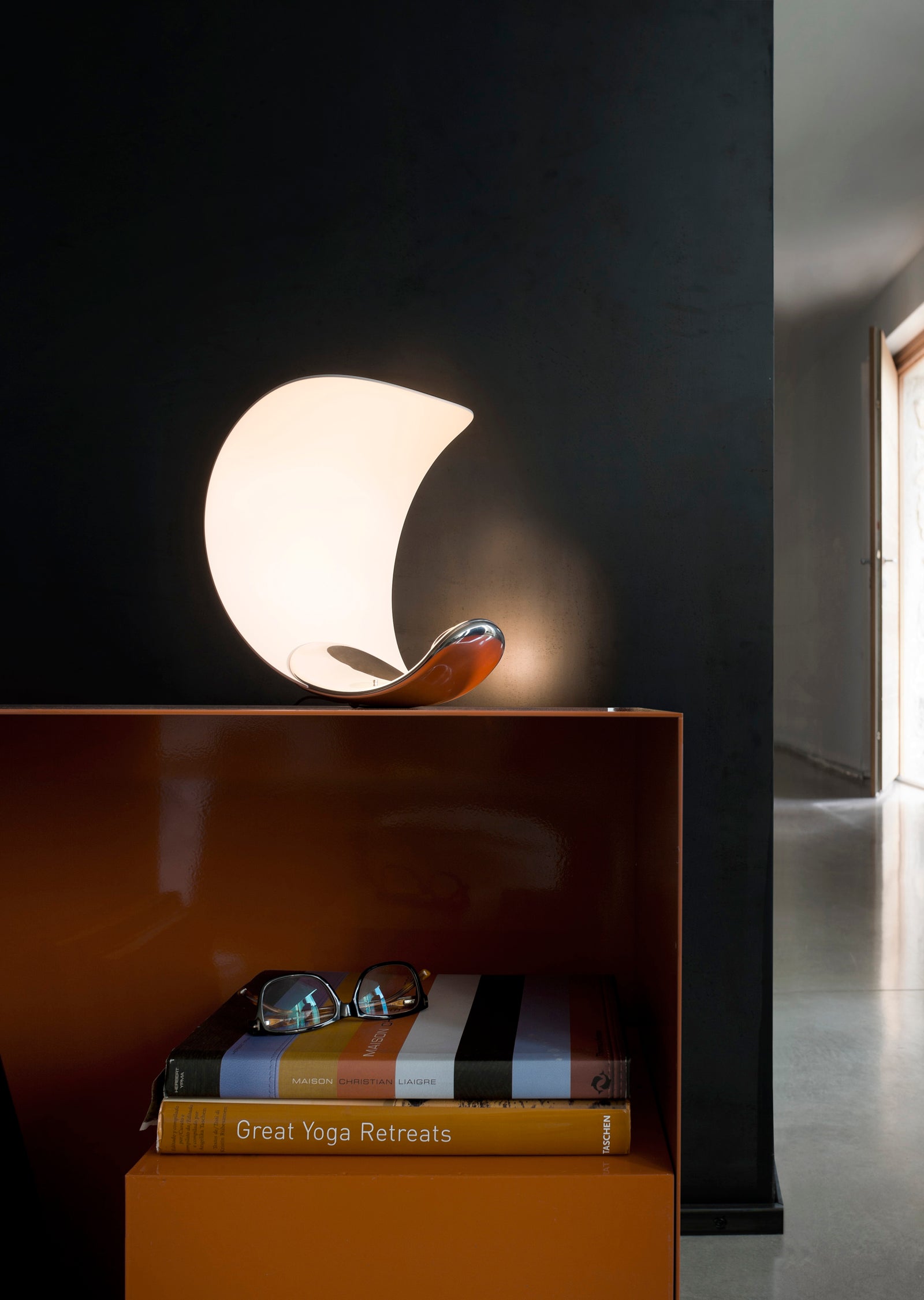 Curl Table Lamp