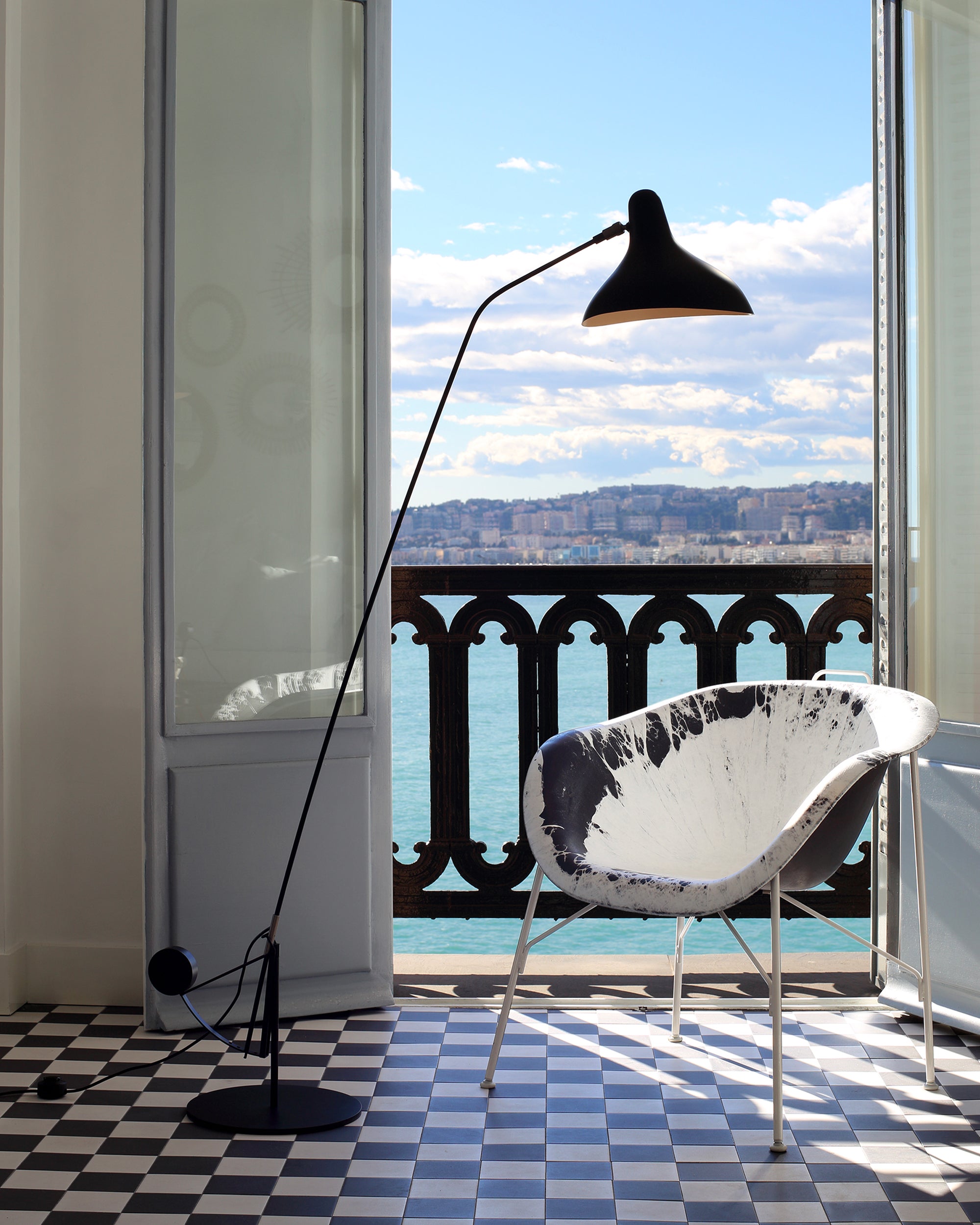 Mantis Floor Lamp